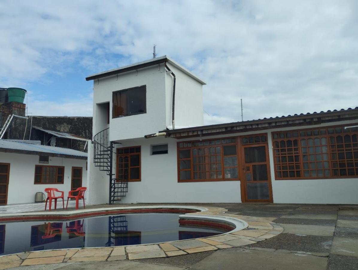 Leticias Guest House Bagian luar foto