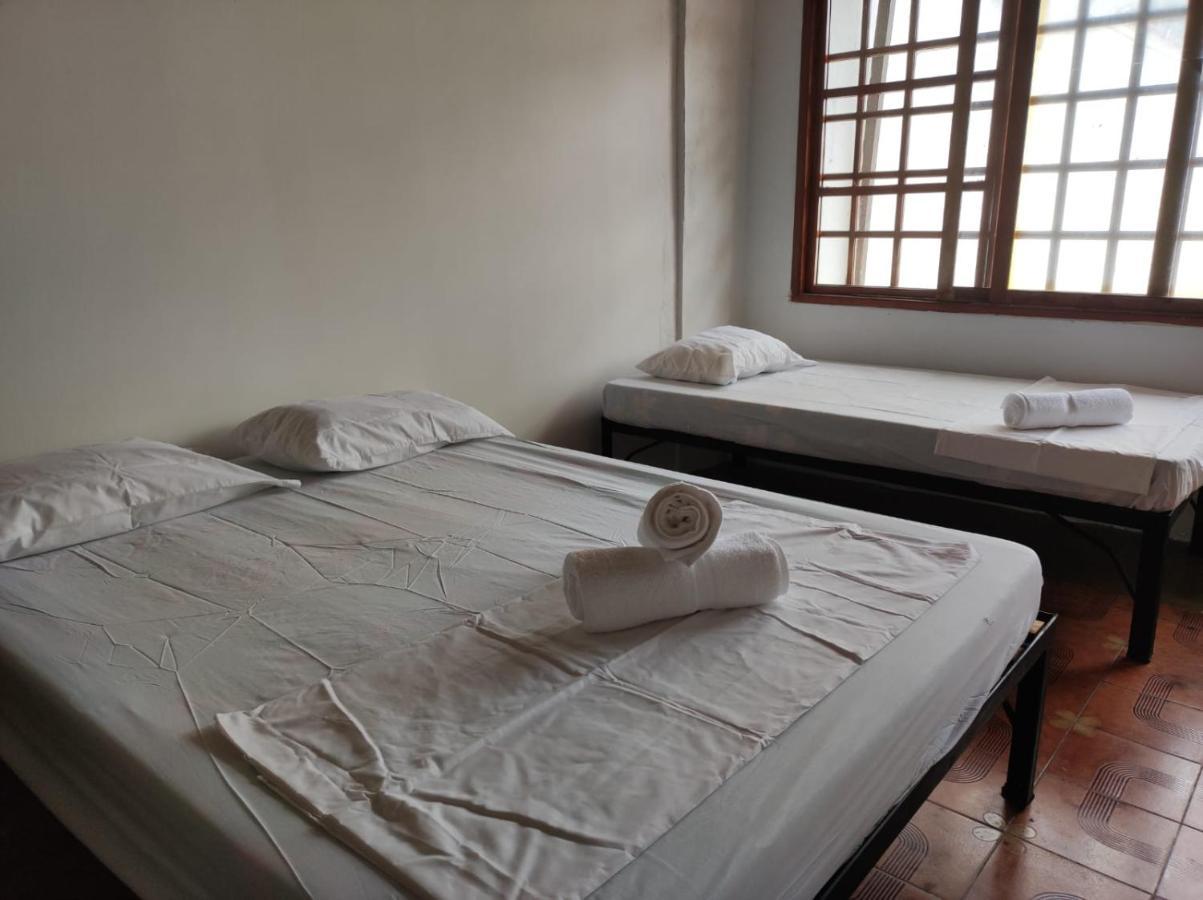 Leticias Guest House Bagian luar foto