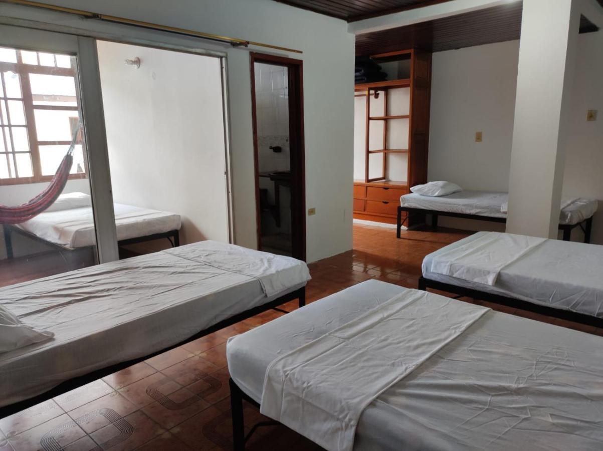 Leticias Guest House Bagian luar foto