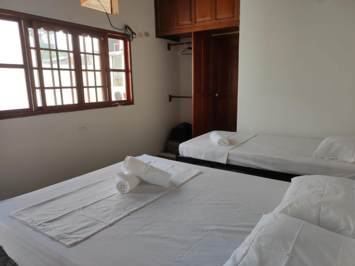 Leticias Guest House Bagian luar foto