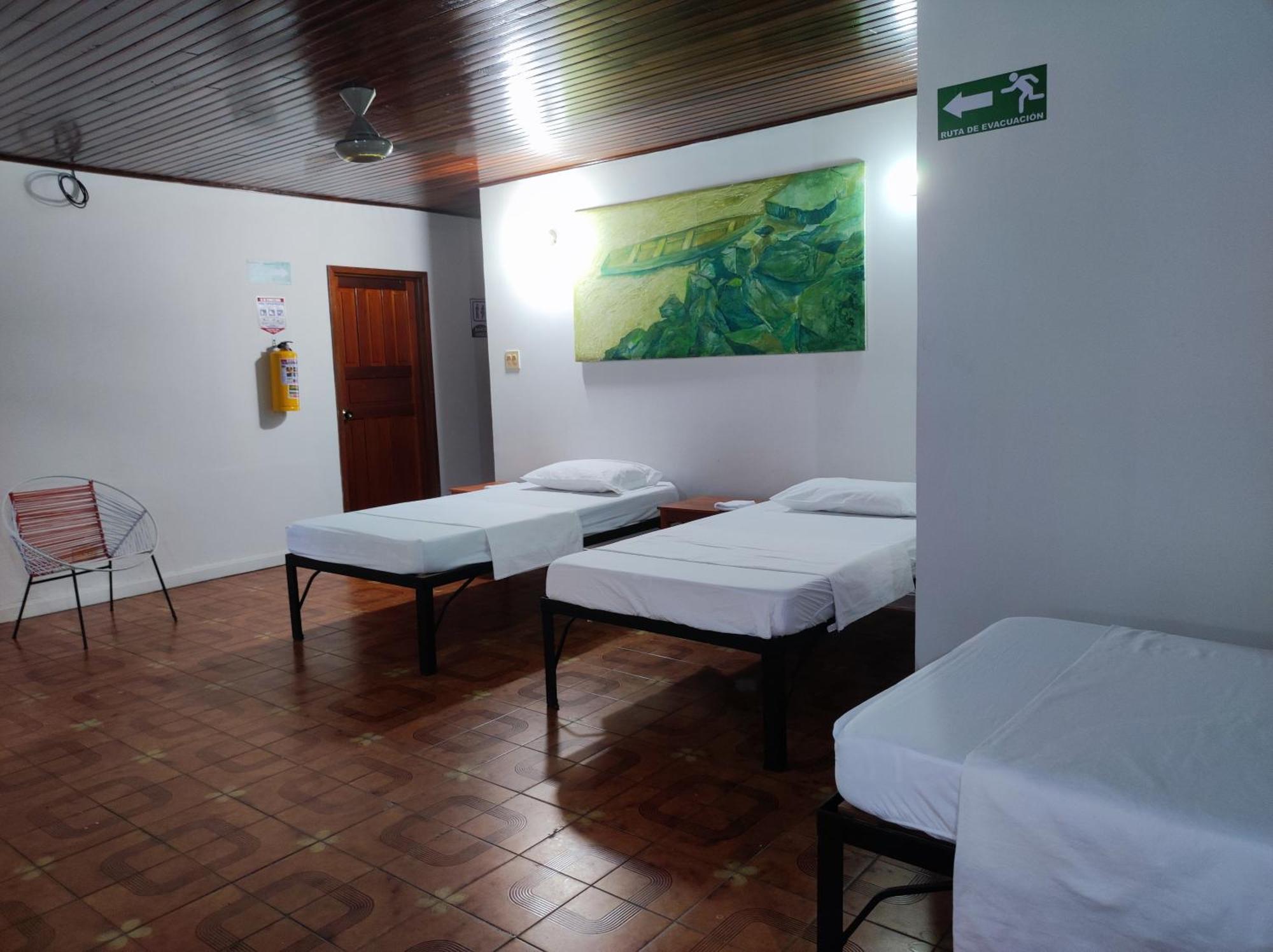Leticias Guest House Bagian luar foto