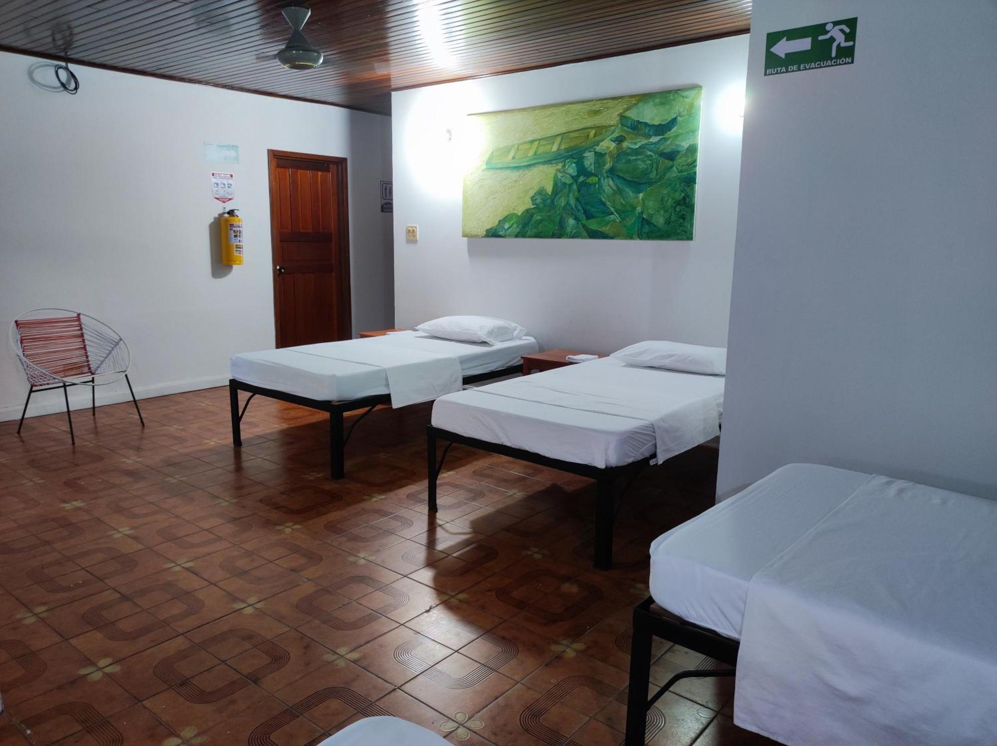 Leticias Guest House Bagian luar foto