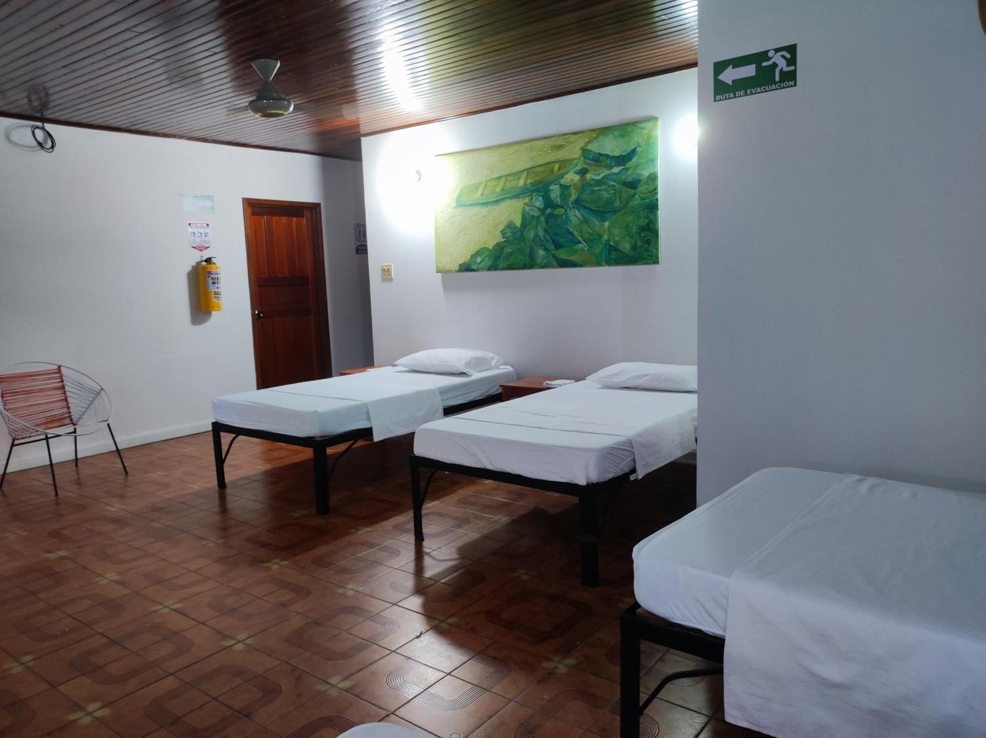 Leticias Guest House Bagian luar foto